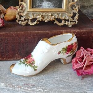 Royal Albert Old Country Roses Fine Bone China White Shoe Collectible Decor